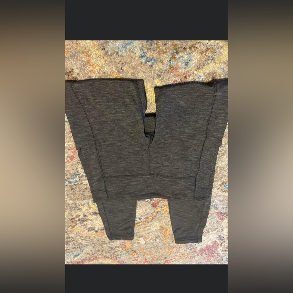 Like new Lululemon size 8 leggings
